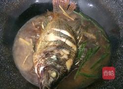 葱烧罗非鱼的做法图解6