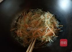 凉拌莴笋丝的做法图解3