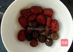桂圆红枣汤的做法图解2