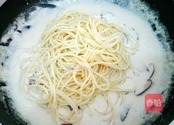 奶油培根意大利面的做法图解15