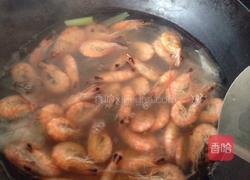 水煮基围虾简单好吃的做法图解2