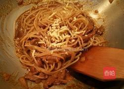 黑椒牛柳炒意大利面的做法图解7