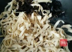 木耳干豆腐炒肉丝的做法图解7
