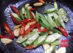 五花肉炒秋葵的做法图解7
