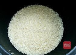 焖大米饭的做法图解1