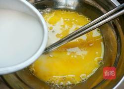 蛋皮肉卷的做法图解3