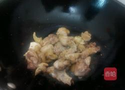 鲜鸡焖秀珍菇的做法图解4