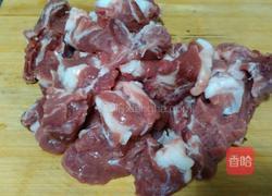 咖喱土豆炖牛腩的做法图解1