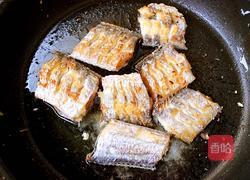 辣味蒜子带鱼的做法图解4