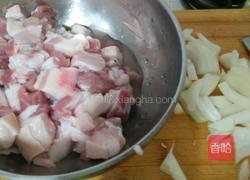 台湾卤肉饭的做法图解1