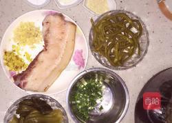 酸菜扣肉的做法图解1