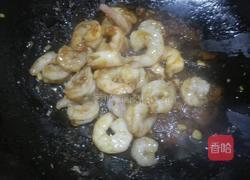 西兰花腰果炒虾仁的做法图解6