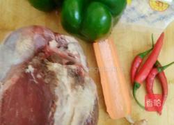 青椒炒牛腱子肉的做法图解1