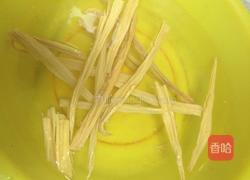 腐竹黄瓜清拌花生米的做法图解1