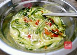 剁椒黄瓜鸡蛋塌的做法图解5