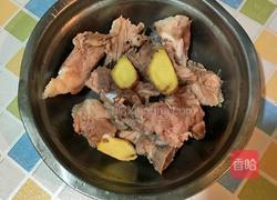 玉米排骨汤的做法图解3