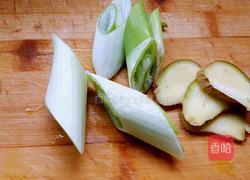 虾酱炒豆腐的做法图解2