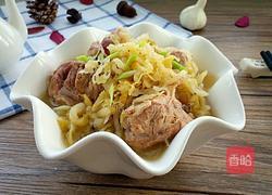 大骨头炖酸菜的做法图解9
