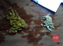 泡椒藕丁的做法图解3