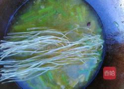 芹菜肉炖粉条的做法图解2