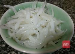 银鱼汤的做法图解1