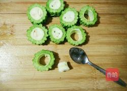 肉馅酿苦瓜的做法图解2