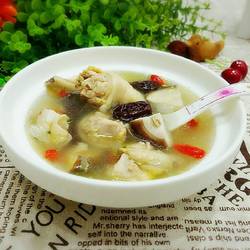 红枣枸杞香菇鸡汤的做法[图]