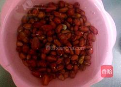 五香花生的做法图解1
