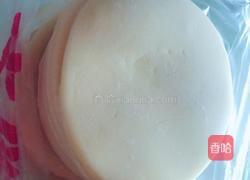 猪肉韭菜蒸饺的做法图解1