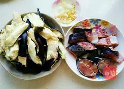 鲶鱼炖茄子的做法图解1
