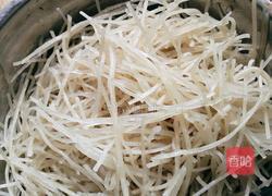 胡萝卜炒怀山粉条的做法图解1