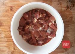 宫爆肉丁的做法图解1