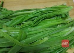 豆豉鲮鱼油麦菜的做法图解1