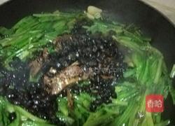 豆豉鲮鱼油麦菜的做法图解6