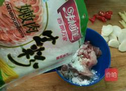秋葵炒肉片的做法图解2