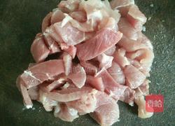 土豆炒肉片的做法图解1