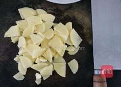 土豆烧香菇的做法图解2