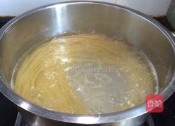 蕃茄蘑菇肉酱意大利面的做法图解1