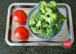 番茄西兰花的做法图解1