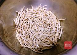 凉拌臭菜根的做法图解2