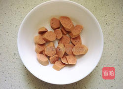 奶酪焗香肠鸡蛋糕的做法图解1