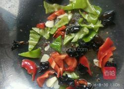 青椒炒鸡块的做法图解4