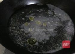 椒油口蘑小油菜的做法图解2