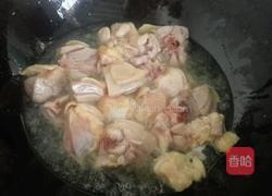 土豆炖鸡肉的做法图解2