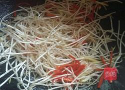 绿豆芽炒鸡肉的做法图解8