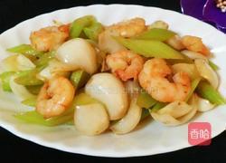 西芹百合炒虾仁的做法图解10