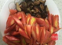 胡萝卜香菇烧土鸡的做法图解3