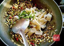 豆芽炒饼丝的做法图解11