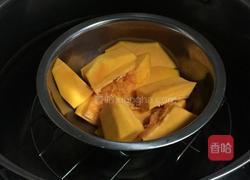奶油南瓜浓汤的做法图解2