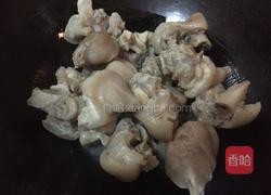 猪蹄炖莲藕的做法图解2